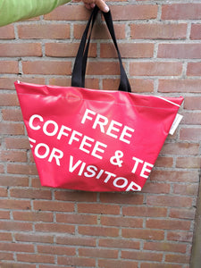 Shopper van gerecyclede UvA banners